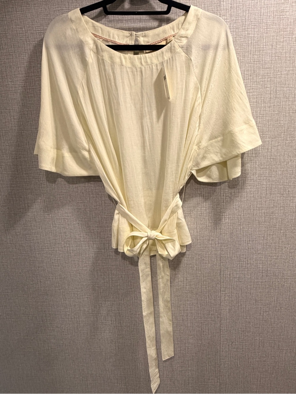 NWT Anthropologie Silky Paisley Light Yellow Women's Batwing Sleeve Top Large